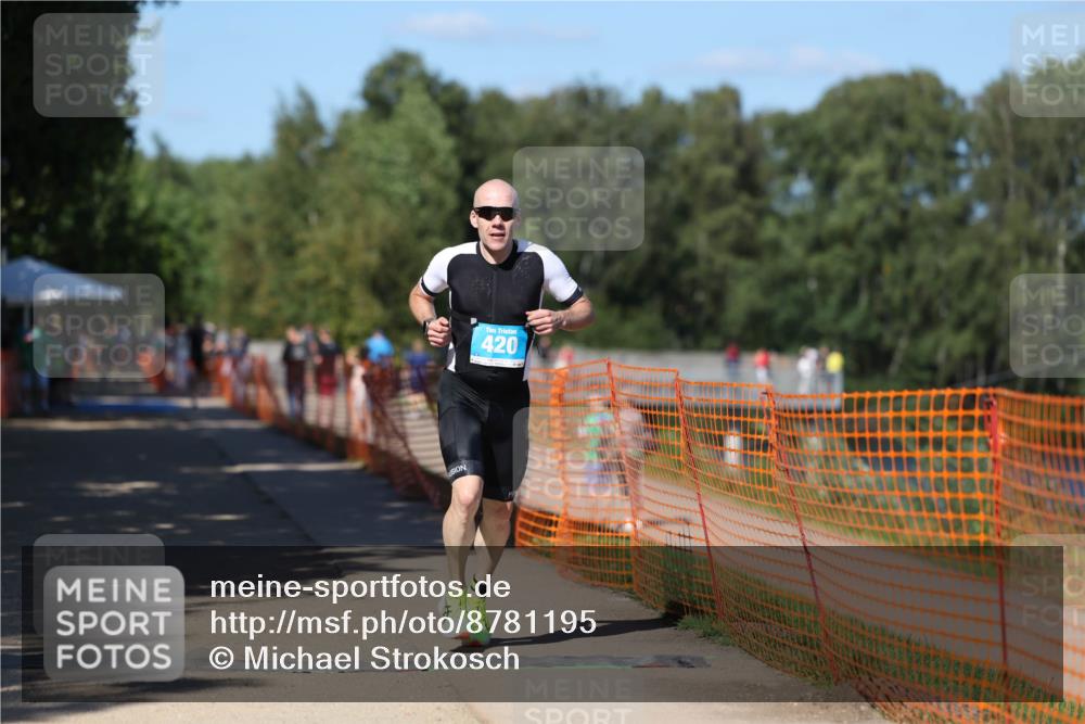 07.09.2025 - 19. Norderstedt Triathlon Michael Strokosch http://msf.ph/oto/8781195 07.09.2025 15:10:43 Laufen 420, 1000, 1462 meine-sportfotos.de