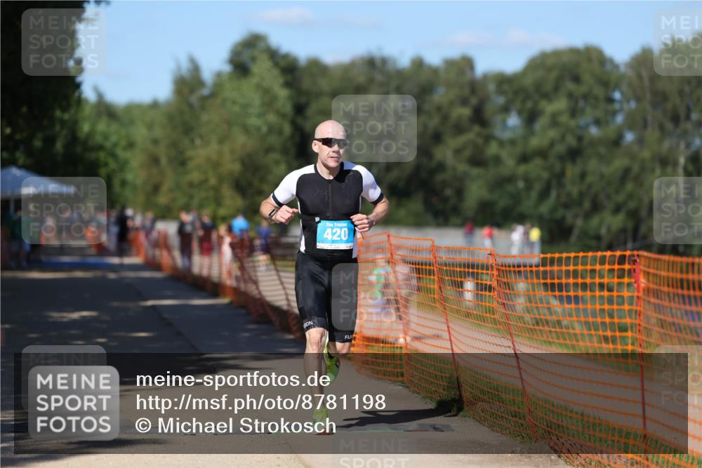 07.09.2025 - 19. Norderstedt Triathlon Michael Strokosch http://msf.ph/oto/8781198 07.09.2025 15:10:43 Laufen 420, 1000, 1462 meine-sportfotos.de