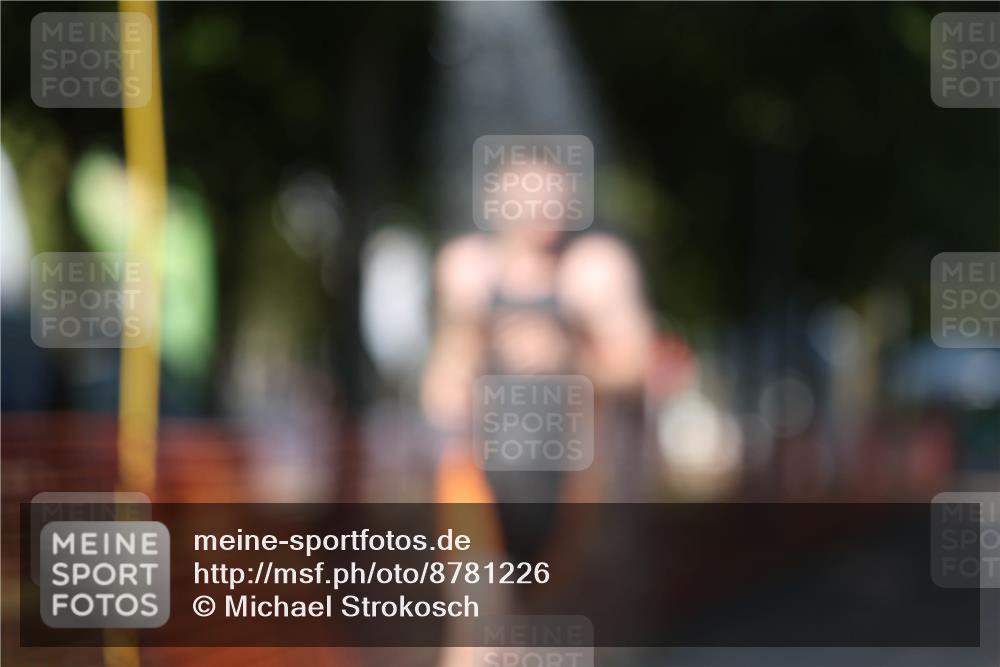 07.09.2025 - 19. Norderstedt Triathlon Michael Strokosch http://msf.ph/oto/8781226 07.09.2025 15:10:58 Laufen 1002 meine-sportfotos.de
