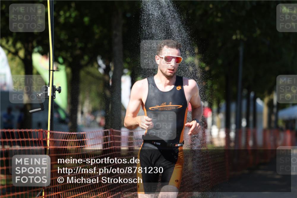 07.09.2025 - 19. Norderstedt Triathlon Michael Strokosch http://msf.ph/oto/8781230 07.09.2025 15:10:58 Laufen 1002 meine-sportfotos.de