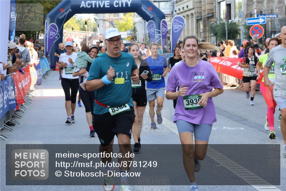 07.09.2025 - BARMER Alsterlauf Strokosch-Dieckow http://msf.ph/oto/8781249 07.09.2025 10:05:43 Ziel 2043, 2744, 2773, 3015, 3023, 3154, 3573, 3574, 3839, 3991, 4178, 4179, 4230, 4342, 4355, 4401, 4465, 4570, 4793, 4807, 5105, 5363, 5431, 5432, 5478, 5621, 5728, 5752, 5787, 5788, 5811, 6085, 6101, 6129, 6221, 8023, 8064, 8121, 8184, 8185, 8327, 8332, 8333, 8466 meine-sportfotos.de
