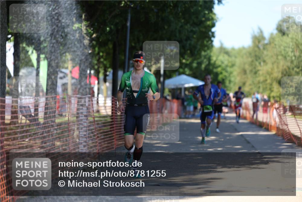 07.09.2025 - 19. Norderstedt Triathlon Michael Strokosch http://msf.ph/oto/8781255 07.09.2025 15:11:12 Laufen 1012, 1016 meine-sportfotos.de