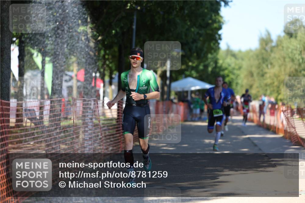 07.09.2025 - 19. Norderstedt Triathlon Michael Strokosch http://msf.ph/oto/8781259 07.09.2025 15:11:12 Laufen 1012, 1016 meine-sportfotos.de
