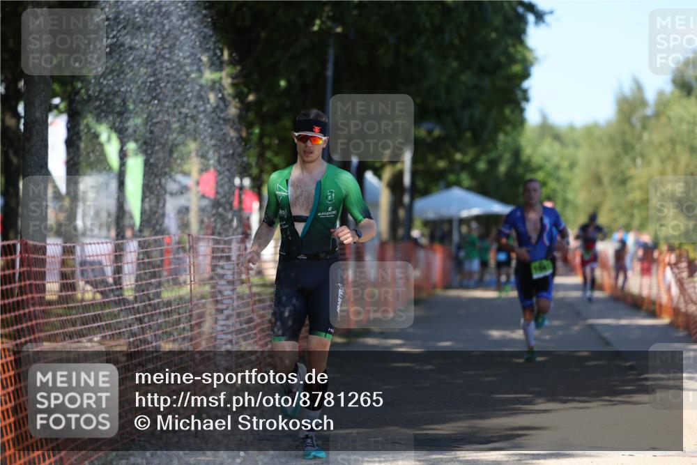 07.09.2025 - 19. Norderstedt Triathlon Michael Strokosch http://msf.ph/oto/8781265 07.09.2025 15:11:12 Laufen 1012, 1016 meine-sportfotos.de