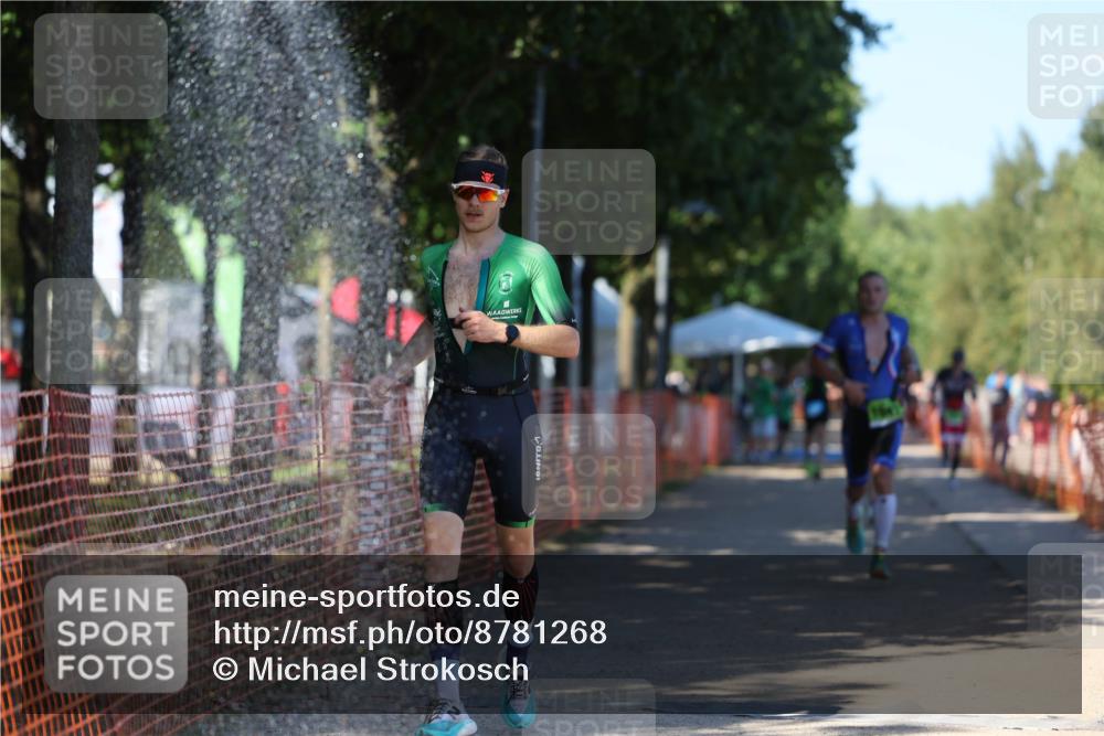 07.09.2025 - 19. Norderstedt Triathlon Michael Strokosch http://msf.ph/oto/8781268 07.09.2025 15:11:13 Laufen 1012, 1016 meine-sportfotos.de