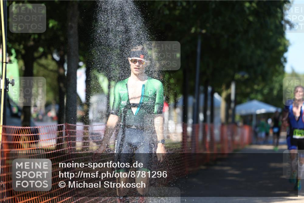 07.09.2025 - 19. Norderstedt Triathlon Michael Strokosch http://msf.ph/oto/8781296 07.09.2025 15:11:14 Laufen 1012, 1016 meine-sportfotos.de
