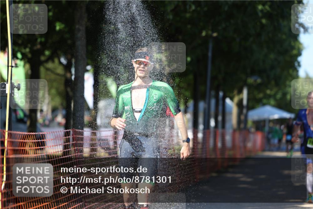07.09.2025 - 19. Norderstedt Triathlon Michael Strokosch http://msf.ph/oto/8781301 07.09.2025 15:11:14 Laufen 1012, 1016 meine-sportfotos.de