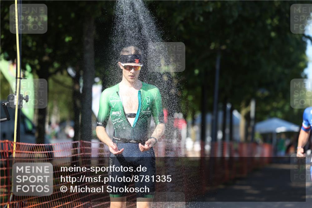 07.09.2025 - 19. Norderstedt Triathlon Michael Strokosch http://msf.ph/oto/8781335 07.09.2025 15:11:15 Laufen 985, 1012, 1016 meine-sportfotos.de