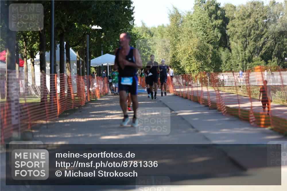 07.09.2025 - 19. Norderstedt Triathlon Michael Strokosch http://msf.ph/oto/8781336 07.09.2025 16:07:10 Laufen 464, 524, 1479 meine-sportfotos.de