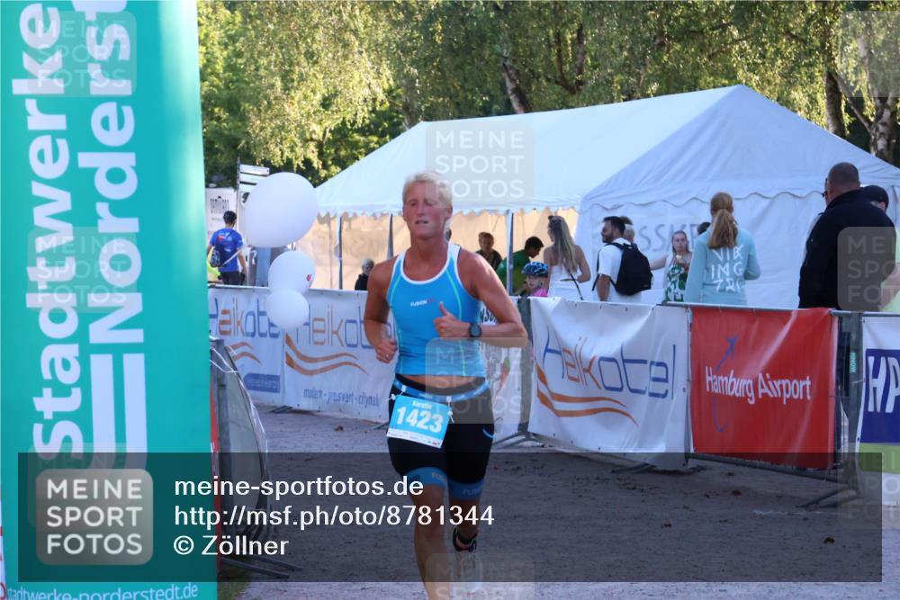 07.09.2025 - 19. Norderstedt Triathlon Zöllner http://msf.ph/oto/8781344 07.09.2025 17:42:39 Ziel 1423 meine-sportfotos.de