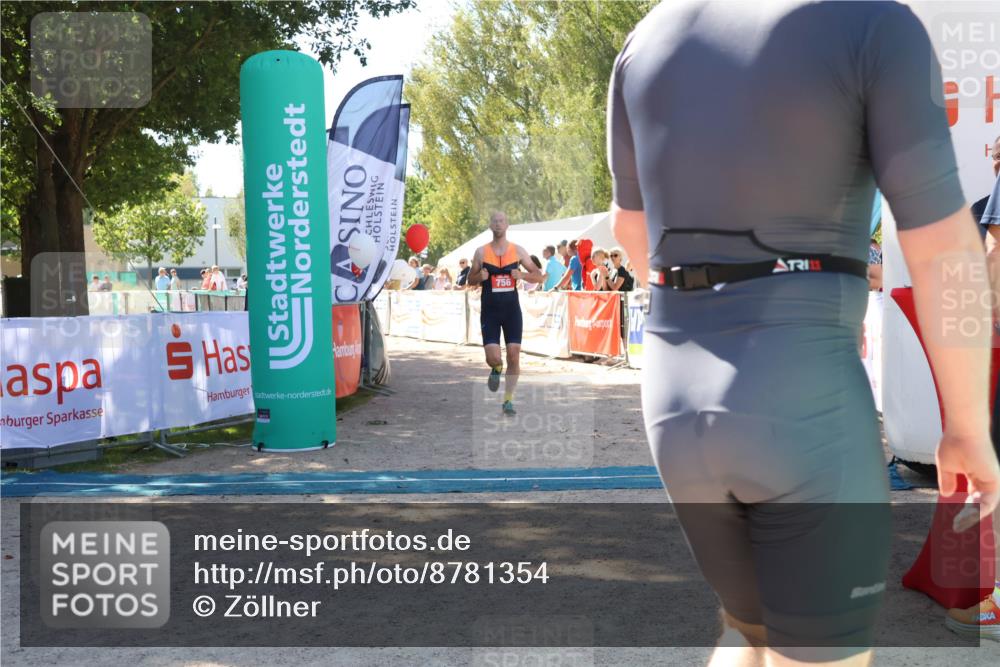 07.09.2025 - 19. Norderstedt Triathlon Zöllner http://msf.ph/oto/8781354 07.09.2025 12:55:06 Ziel 756, 1346 meine-sportfotos.de
