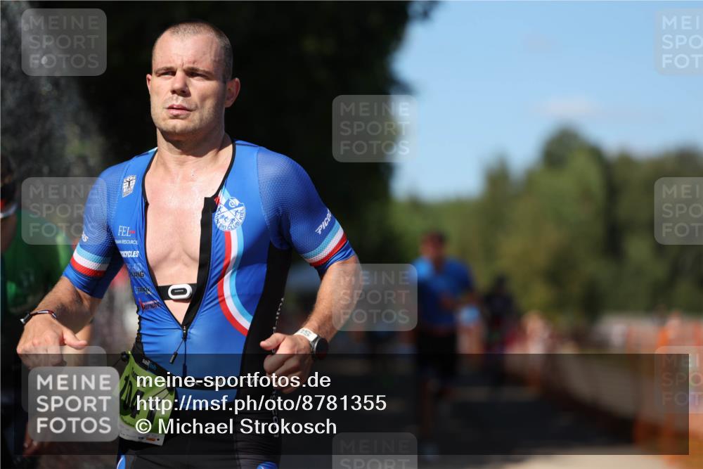 07.09.2025 - 19. Norderstedt Triathlon Michael Strokosch http://msf.ph/oto/8781355 07.09.2025 15:11:17 Laufen 979, 985, 1012, 1016 meine-sportfotos.de