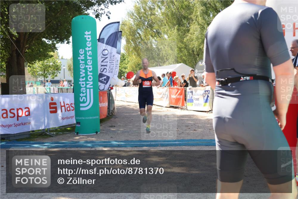 07.09.2025 - 19. Norderstedt Triathlon Zöllner http://msf.ph/oto/8781370 07.09.2025 12:55:06 Ziel 756, 1346 meine-sportfotos.de