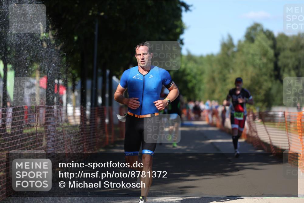 07.09.2025 - 19. Norderstedt Triathlon Michael Strokosch http://msf.ph/oto/8781372 07.09.2025 15:11:19 Laufen 888, 979, 985, 1012 meine-sportfotos.de