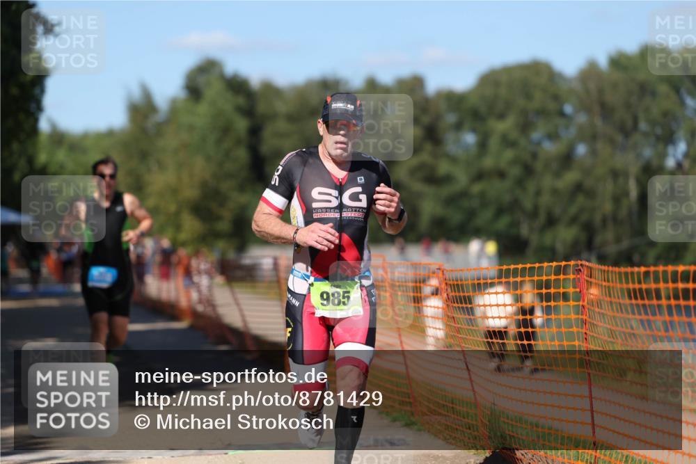 07.09.2025 - 19. Norderstedt Triathlon Michael Strokosch http://msf.ph/oto/8781429 07.09.2025 15:11:23 Laufen 888, 979, 985, 1012 meine-sportfotos.de
