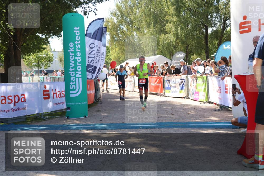 07.09.2025 - 19. Norderstedt Triathlon Zöllner http://msf.ph/oto/8781447 07.09.2025 12:56:33 Ziel 261, 807, 1249, 1294 meine-sportfotos.de