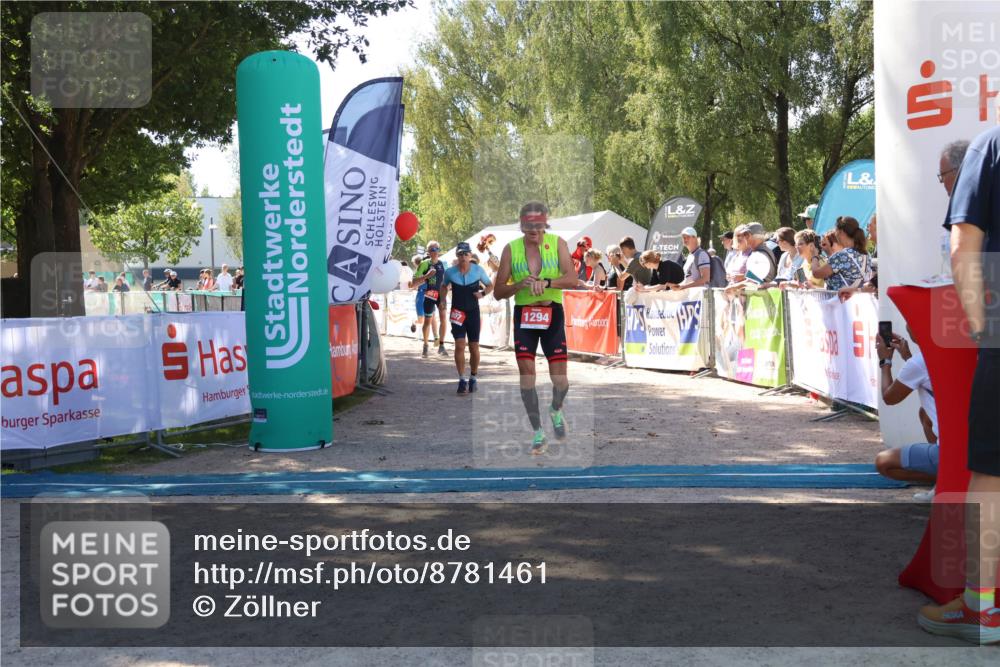 07.09.2025 - 19. Norderstedt Triathlon Zöllner http://msf.ph/oto/8781461 07.09.2025 12:56:33 Ziel 261, 807, 1249, 1294 meine-sportfotos.de