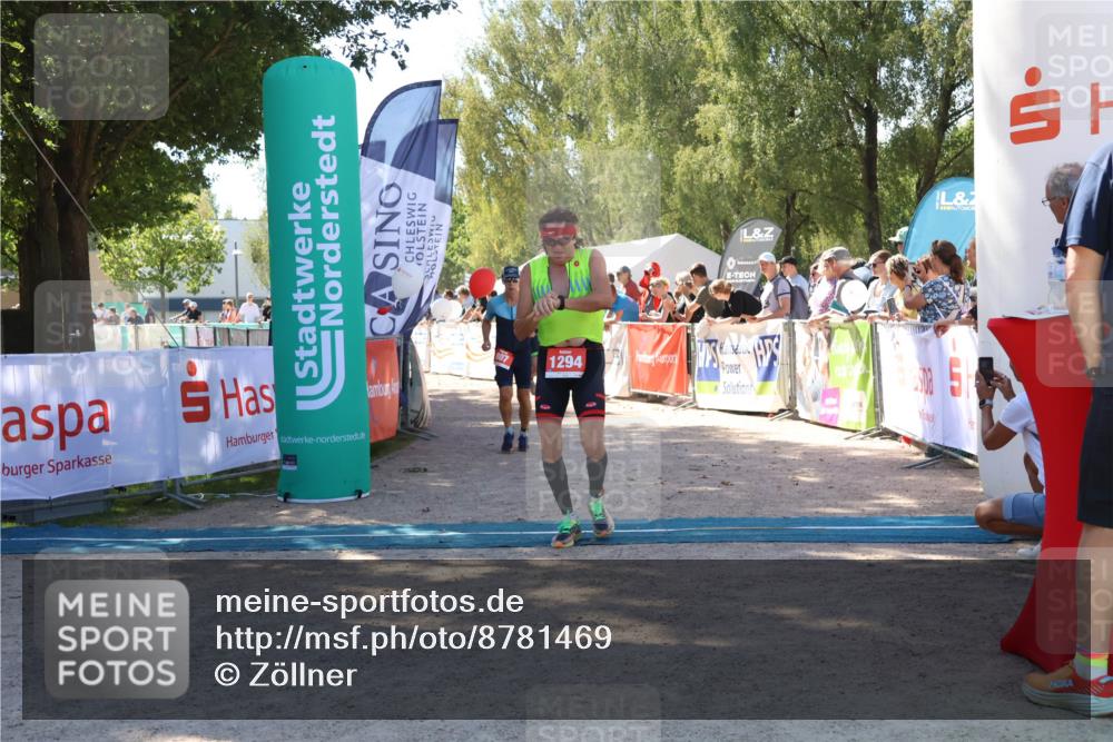 07.09.2025 - 19. Norderstedt Triathlon Zöllner http://msf.ph/oto/8781469 07.09.2025 12:56:34 Ziel 261, 807, 1249, 1294 meine-sportfotos.de