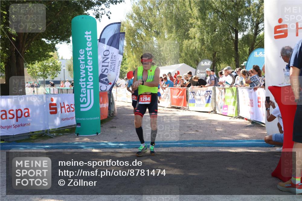 07.09.2025 - 19. Norderstedt Triathlon Zöllner http://msf.ph/oto/8781474 07.09.2025 12:56:34 Ziel 261, 807, 1249, 1294 meine-sportfotos.de