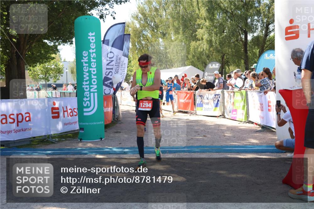 07.09.2025 - 19. Norderstedt Triathlon Zöllner http://msf.ph/oto/8781479 07.09.2025 12:56:35 Ziel 261, 807, 1249, 1294 meine-sportfotos.de