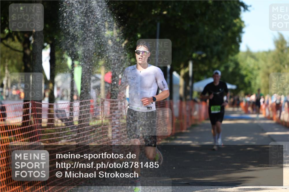 07.09.2025 - 19. Norderstedt Triathlon Michael Strokosch http://msf.ph/oto/8781485 07.09.2025 15:11:36 Laufen 999, 1025 meine-sportfotos.de