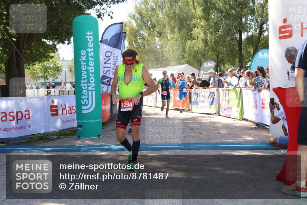 07.09.2025 - 19. Norderstedt Triathlon Zöllner http://msf.ph/oto/8781487 07.09.2025 12:56:35 Ziel 261, 807, 1249, 1294 meine-sportfotos.de