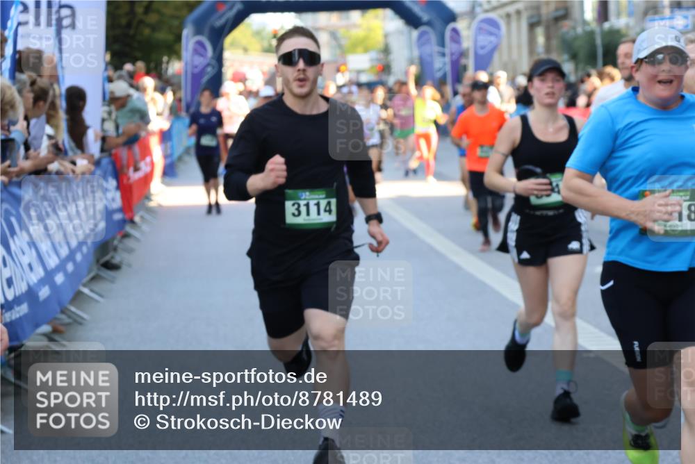 07.09.2025 - BARMER Alsterlauf Strokosch-Dieckow http://msf.ph/oto/8781489 07.09.2025 10:05:37 Ziel 2043, 2064, 2435, 2744, 2773, 3015, 3023, 3573, 3574, 3839, 3991, 4178, 4179, 4230, 4355, 4401, 4465, 4570, 4729, 4793, 4806, 4807, 5061, 5105, 5431, 5432, 5616, 5621, 5728, 5752, 5787, 5788, 5811, 6101, 6129, 6221, 6327, 8023, 8045, 8064, 8184, 8185, 8190, 8259, 8327, 8332, 8333, 8445, 8446, 8466 meine-sportfotos.de