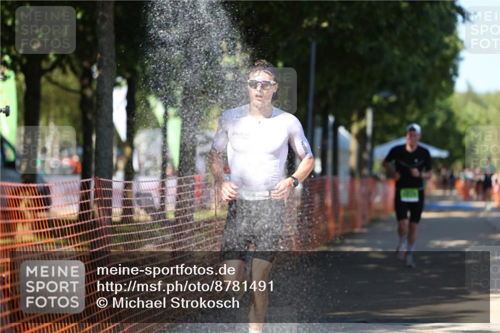 07.09.2025 - 19. Norderstedt Triathlon Michael Strokosch http://msf.ph/oto/8781491 07.09.2025 15:11:37 Laufen 999, 1025 meine-sportfotos.de
