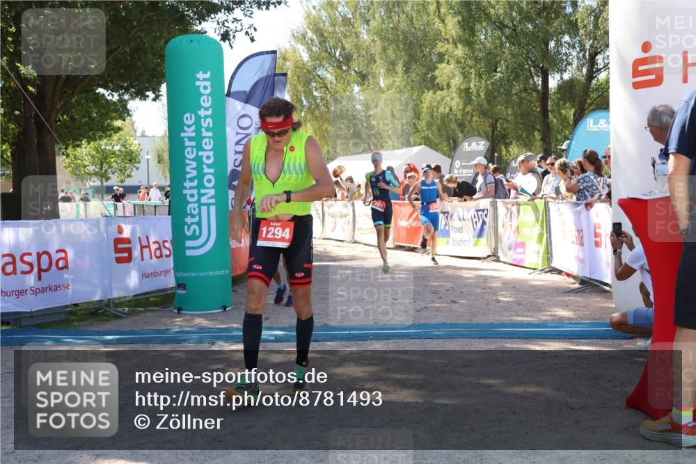 07.09.2025 - 19. Norderstedt Triathlon Zöllner http://msf.ph/oto/8781493 07.09.2025 12:56:35 Ziel 261, 807, 1249, 1294 meine-sportfotos.de