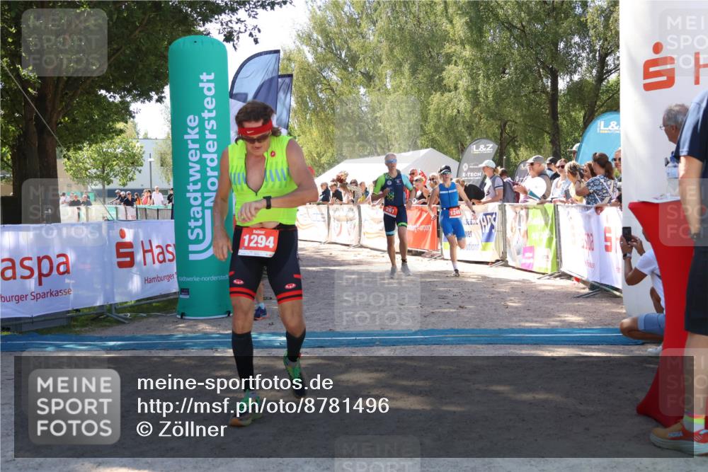 07.09.2025 - 19. Norderstedt Triathlon Zöllner http://msf.ph/oto/8781496 07.09.2025 12:56:36 Ziel 261, 807, 1249, 1294 meine-sportfotos.de