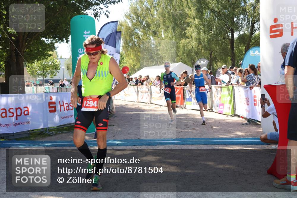 07.09.2025 - 19. Norderstedt Triathlon Zöllner http://msf.ph/oto/8781504 07.09.2025 12:56:36 Ziel 261, 807, 1249, 1294 meine-sportfotos.de