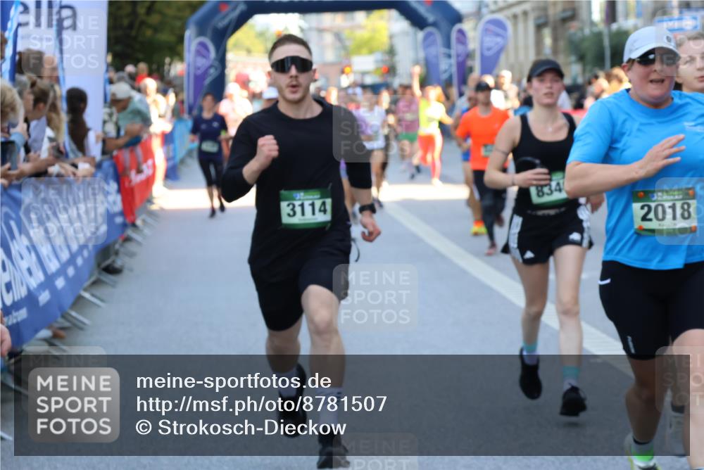 07.09.2025 - BARMER Alsterlauf Strokosch-Dieckow http://msf.ph/oto/8781507 07.09.2025 10:05:37 Ziel 2043, 2064, 2435, 2744, 2773, 3015, 3023, 3573, 3574, 3839, 3991, 4178, 4179, 4230, 4355, 4401, 4465, 4570, 4729, 4793, 4806, 4807, 5061, 5105, 5431, 5432, 5616, 5621, 5728, 5752, 5787, 5788, 5811, 6101, 6129, 6221, 6327, 8023, 8045, 8064, 8184, 8185, 8190, 8259, 8327, 8332, 8333, 8445, 8446, 8466 meine-sportfotos.de