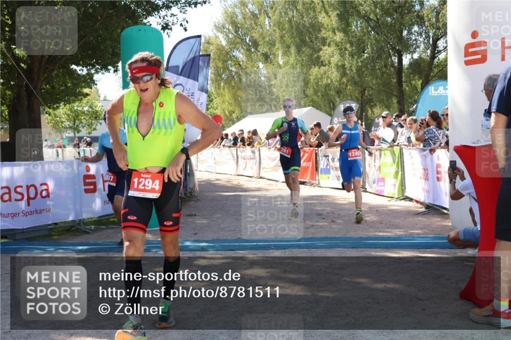 07.09.2025 - 19. Norderstedt Triathlon Zöllner http://msf.ph/oto/8781511 07.09.2025 12:56:37 Ziel 261, 807, 1249, 1294 meine-sportfotos.de