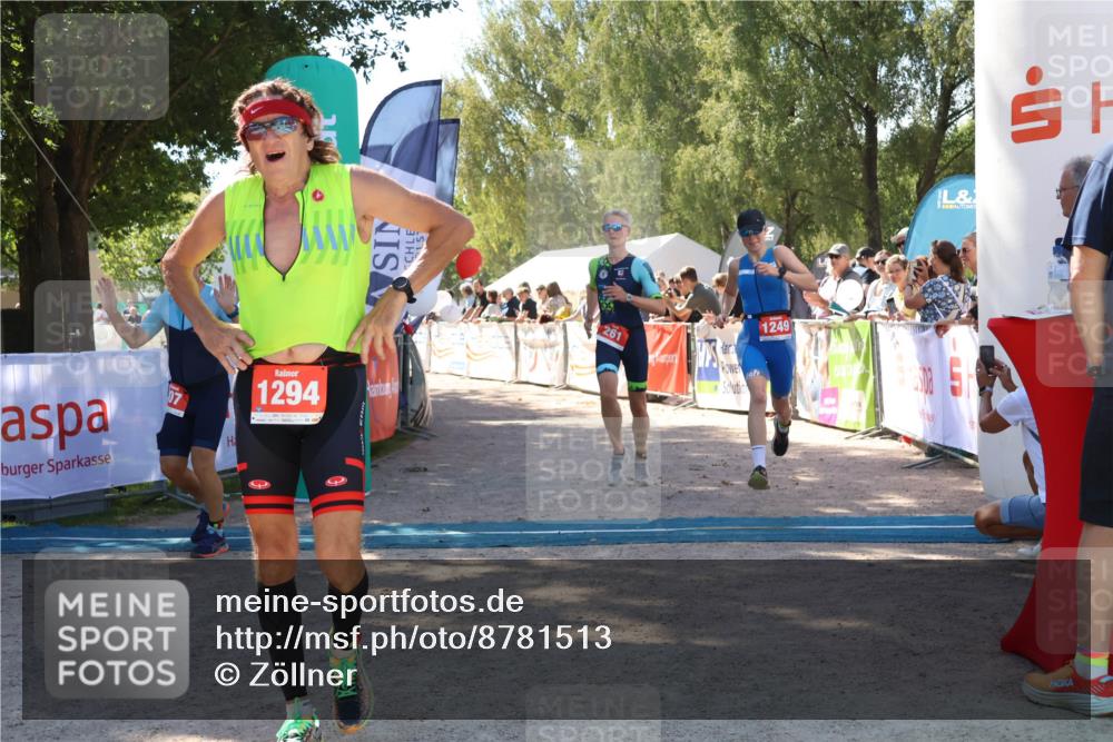 07.09.2025 - 19. Norderstedt Triathlon Zöllner http://msf.ph/oto/8781513 07.09.2025 12:56:37 Ziel 261, 807, 1249, 1294 meine-sportfotos.de