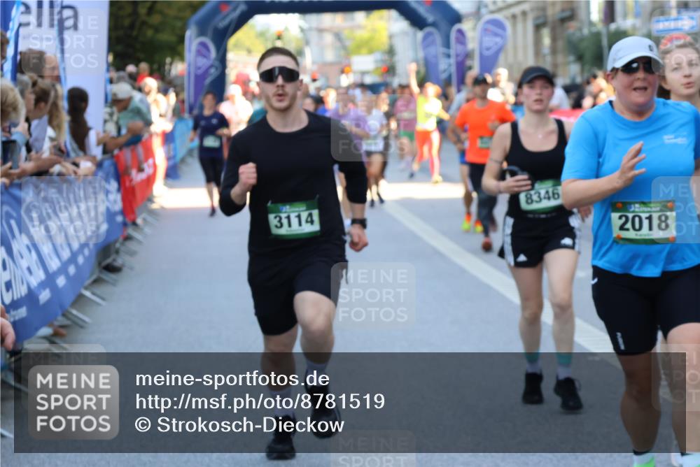 07.09.2025 - BARMER Alsterlauf Strokosch-Dieckow http://msf.ph/oto/8781519 07.09.2025 10:05:36 Ziel 2043, 2064, 2435, 2744, 2773, 3015, 3023, 3573, 3574, 3839, 3991, 4178, 4179, 4230, 4355, 4401, 4465, 4570, 4729, 4793, 4806, 5061, 5105, 5431, 5432, 5616, 5621, 5728, 5752, 5787, 5788, 5811, 6101, 6129, 6221, 6327, 8023, 8045, 8064, 8184, 8185, 8190, 8259, 8327, 8332, 8333, 8445, 8446, 8466 meine-sportfotos.de