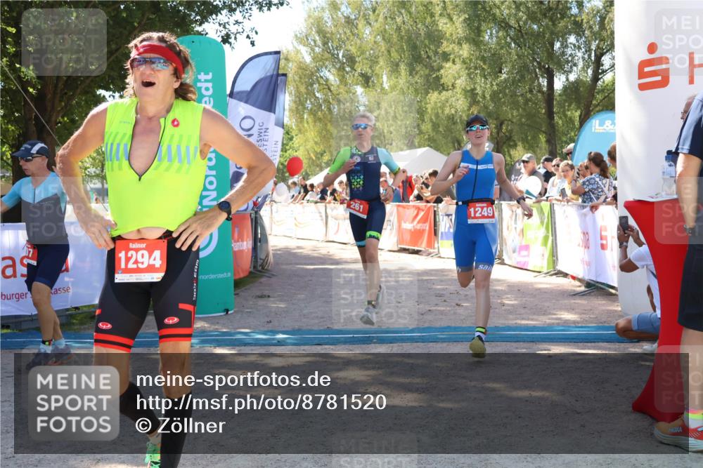 07.09.2025 - 19. Norderstedt Triathlon Zöllner http://msf.ph/oto/8781520 07.09.2025 12:56:37 Ziel 261, 807, 1249, 1294 meine-sportfotos.de