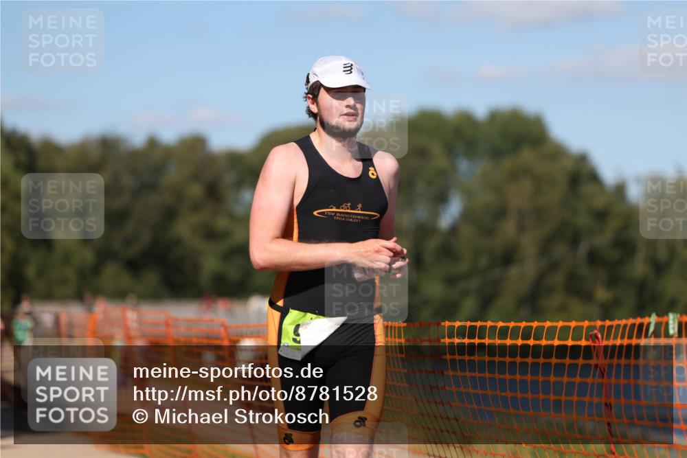 07.09.2025 - 19. Norderstedt Triathlon Michael Strokosch http://msf.ph/oto/8781528 07.09.2025 15:11:39 Laufen 999, 1025 meine-sportfotos.de