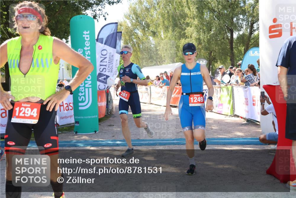 07.09.2025 - 19. Norderstedt Triathlon Zöllner http://msf.ph/oto/8781531 07.09.2025 12:56:38 Ziel 261, 807, 1249, 1294 meine-sportfotos.de
