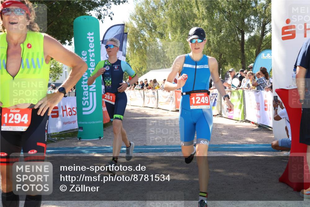 07.09.2025 - 19. Norderstedt Triathlon Zöllner http://msf.ph/oto/8781534 07.09.2025 12:56:38 Ziel 261, 807, 1249, 1294 meine-sportfotos.de
