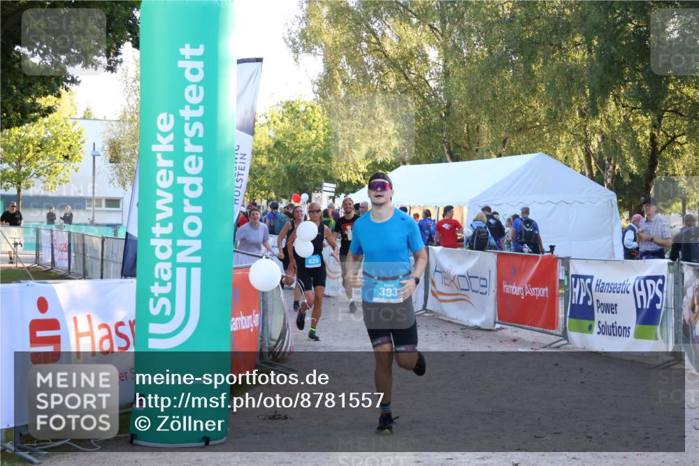 07.09.2025 - 19. Norderstedt Triathlon Zöllner http://msf.ph/oto/8781557 07.09.2025 17:43:44 Ziel 383, 429, 952 meine-sportfotos.de