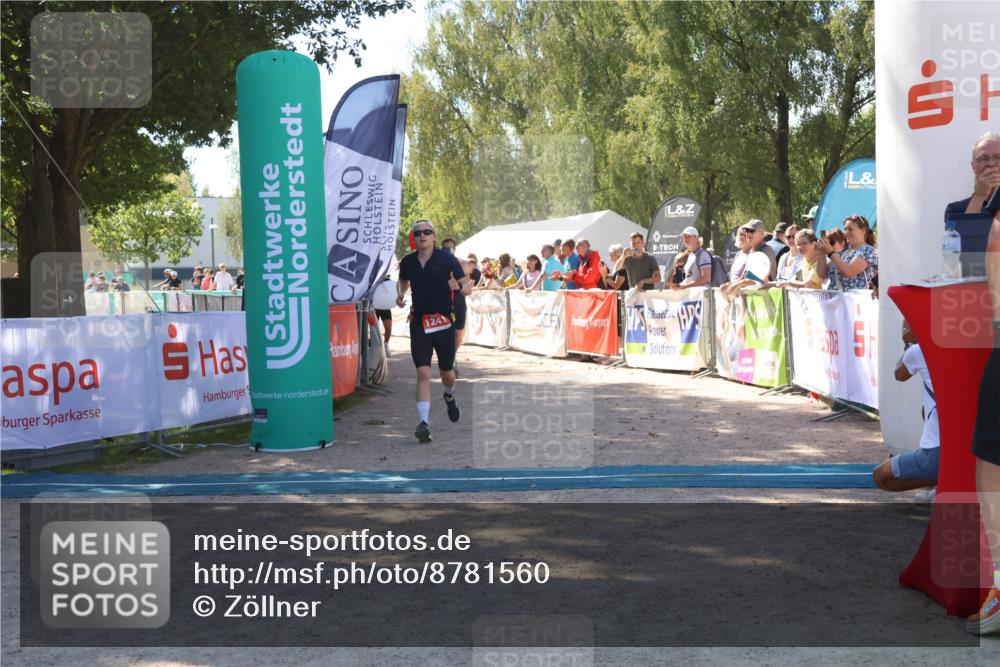 07.09.2025 - 19. Norderstedt Triathlon Zöllner http://msf.ph/oto/8781560 07.09.2025 12:56:44 Ziel 1241, 1351, 1387 meine-sportfotos.de