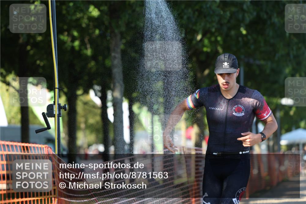 07.09.2025 - 19. Norderstedt Triathlon Michael Strokosch http://msf.ph/oto/8781563 07.09.2025 16:07:47 Laufen 496, 497, 535 meine-sportfotos.de