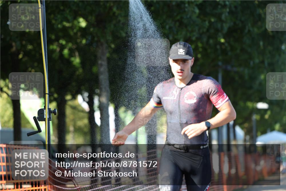 07.09.2025 - 19. Norderstedt Triathlon Michael Strokosch http://msf.ph/oto/8781572 07.09.2025 16:07:47 Laufen 496, 497, 535 meine-sportfotos.de