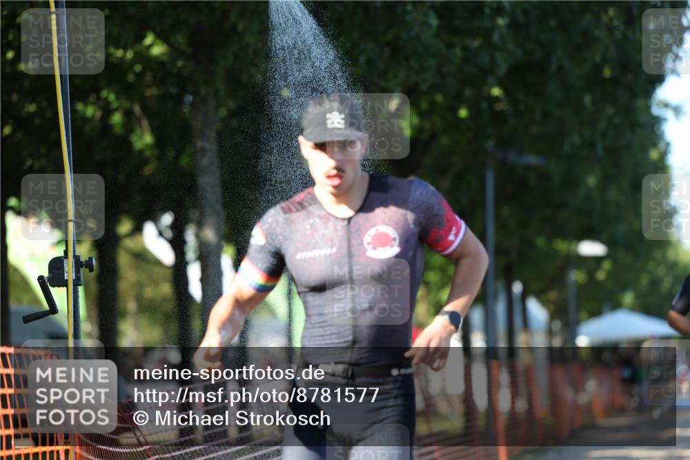 07.09.2025 - 19. Norderstedt Triathlon Michael Strokosch http://msf.ph/oto/8781577 07.09.2025 16:07:47 Laufen 496, 497, 535 meine-sportfotos.de