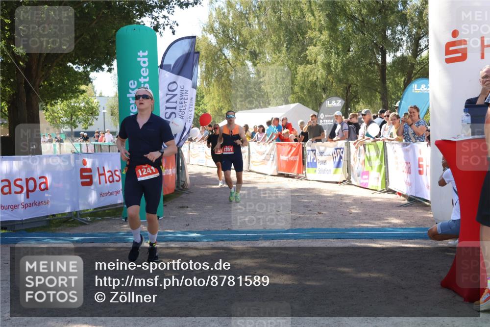 07.09.2025 - 19. Norderstedt Triathlon Zöllner http://msf.ph/oto/8781589 07.09.2025 12:56:45 Ziel 1241, 1351, 1387 meine-sportfotos.de
