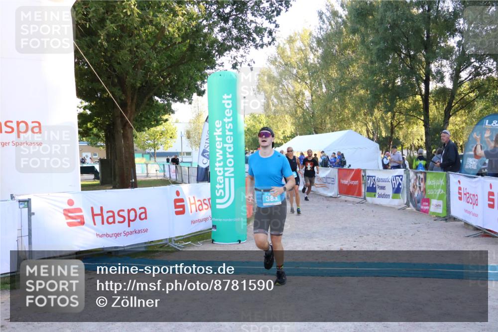 07.09.2025 - 19. Norderstedt Triathlon Zöllner http://msf.ph/oto/8781590 07.09.2025 17:43:46 Ziel 383, 429, 952 meine-sportfotos.de
