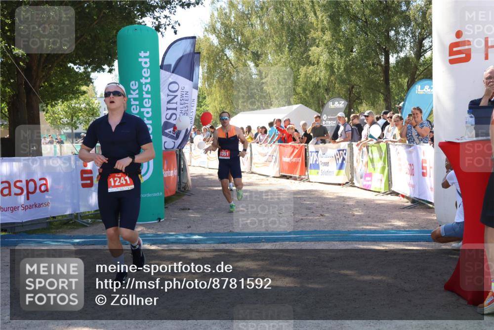 07.09.2025 - 19. Norderstedt Triathlon Zöllner http://msf.ph/oto/8781592 07.09.2025 12:56:46 Ziel 1241, 1351, 1387 meine-sportfotos.de