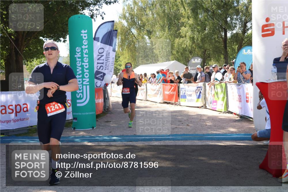 07.09.2025 - 19. Norderstedt Triathlon Zöllner http://msf.ph/oto/8781596 07.09.2025 12:56:46 Ziel 1241, 1351, 1387 meine-sportfotos.de