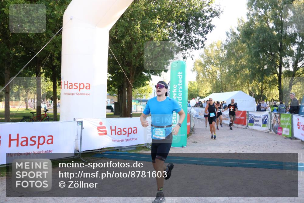 07.09.2025 - 19. Norderstedt Triathlon Zöllner http://msf.ph/oto/8781603 07.09.2025 17:43:46 Ziel 383, 429, 952 meine-sportfotos.de