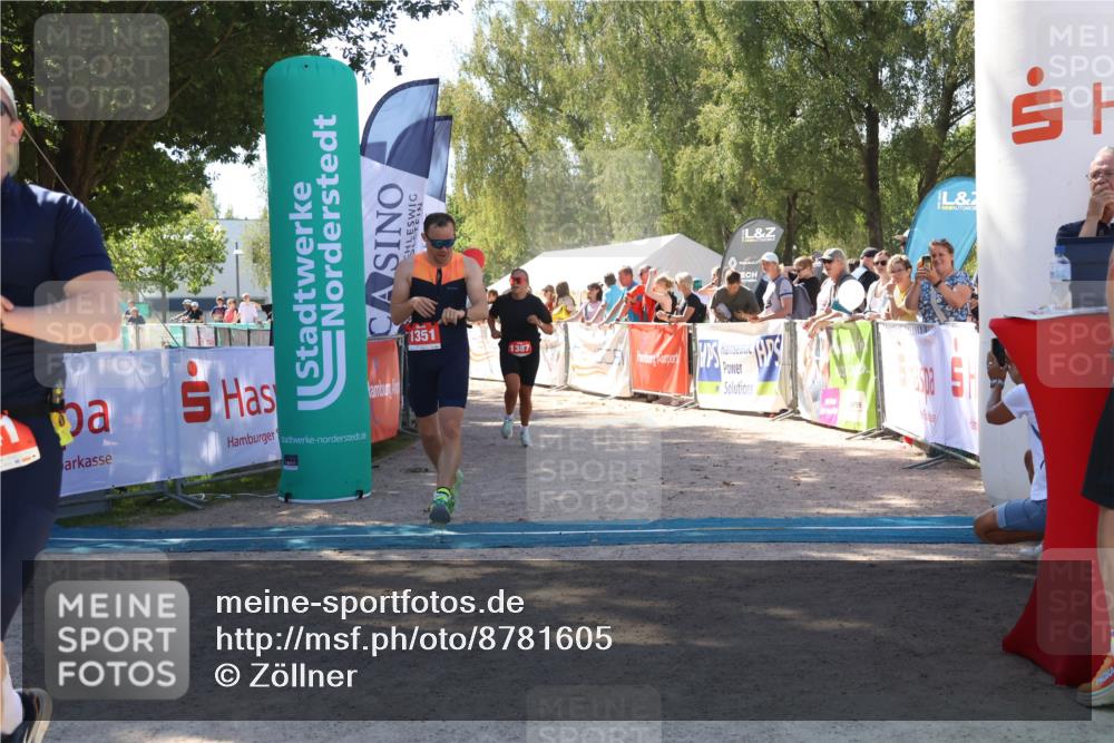 07.09.2025 - 19. Norderstedt Triathlon Zöllner http://msf.ph/oto/8781605 07.09.2025 12:56:47 Ziel 1241, 1351, 1387 meine-sportfotos.de